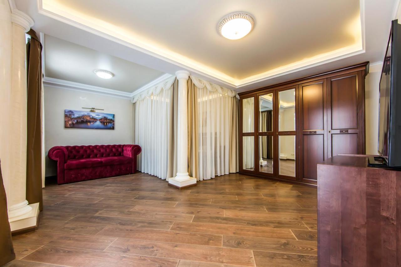 Шикарная Квартира Возле Костёла В Центре Kyiv Exterior photo